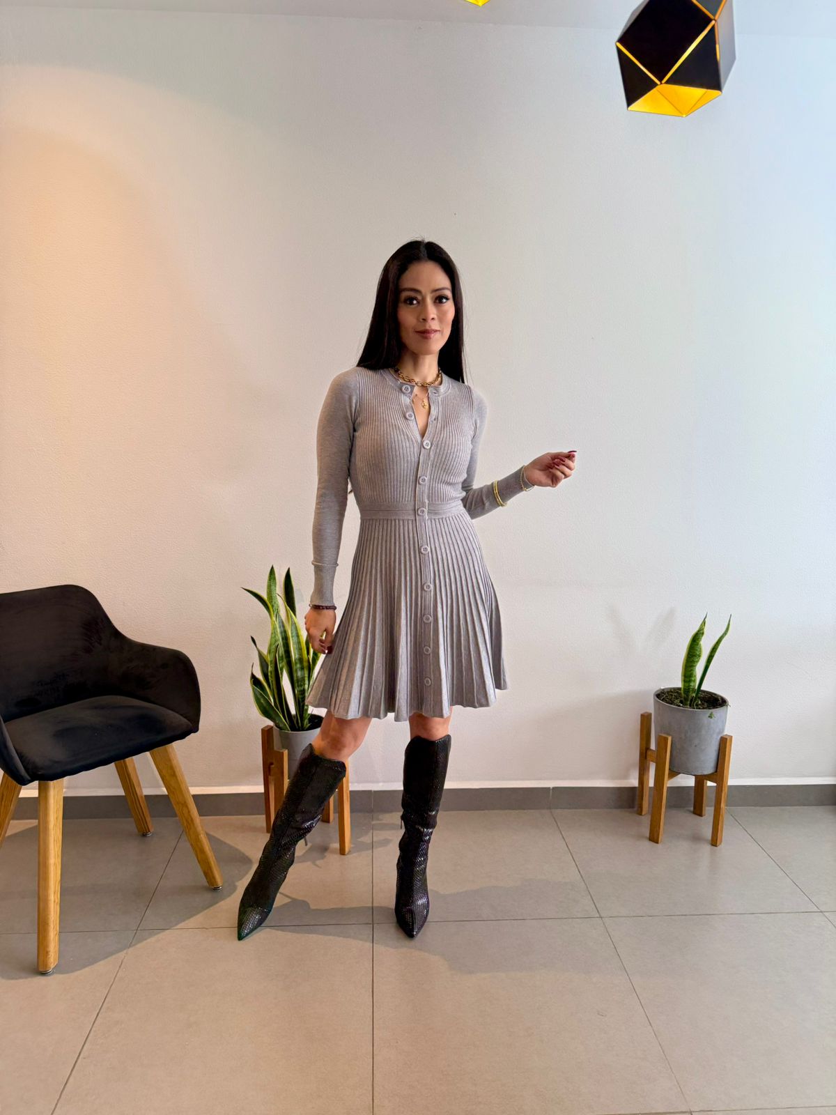 VESTIDO DE PUNTO GRIS TABLEADO