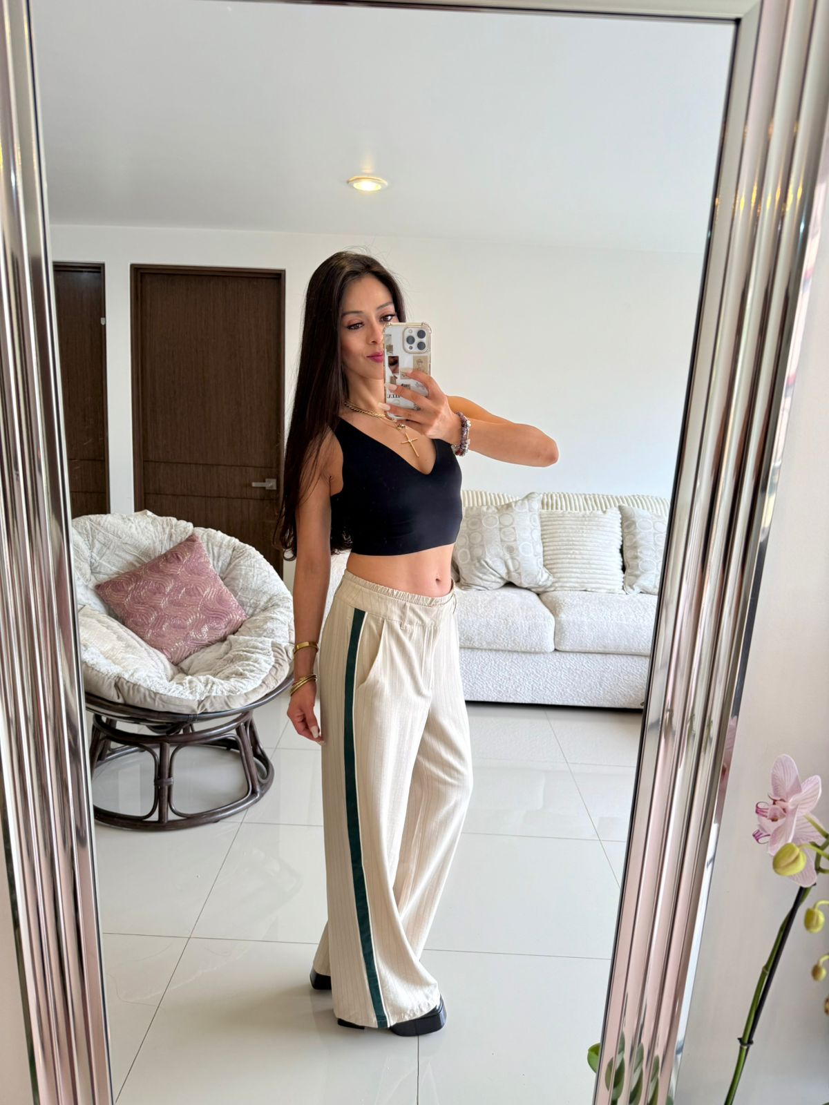 PANTALON BEIGE FRANJA VERDE